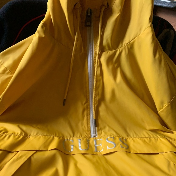 Guess windbreaker
